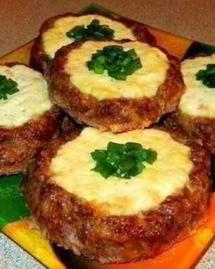 Мясные ватрушки с сырно-творожной начинкой