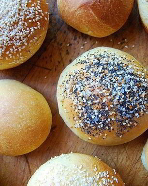 Пышные булочки из дрожжевого теста