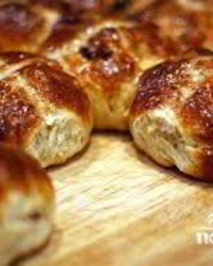 Воздушные булочки с изюмом