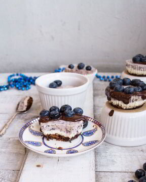 Чизкейки с лавандой и голубикой