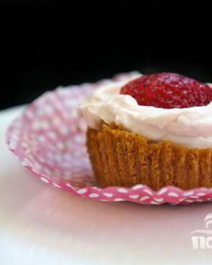 Мини-чизкейки с клубникой