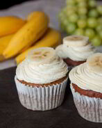 Банановые капкейки с корично-медовым кремом