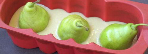 двухцветный манный кекс с целыми грушами. Шаг 4