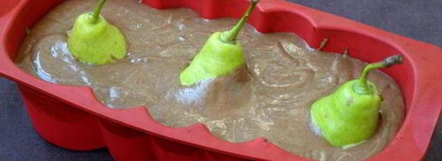 двухцветный манный кекс с целыми грушами. Шаг 6