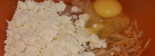 кексы удивительные с творогом, курицей и яблоком. Шаг 4