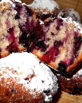 Кокосовые кексы с ягодами