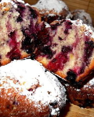 Кокосовые кексы с ягодами