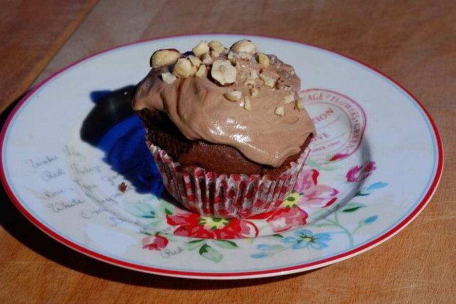 Рецепт шоколадных капкейков со сливочно-ореховым кремом