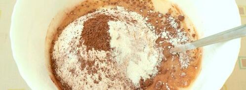 шоколадные кексы с вишней. Шаг 3