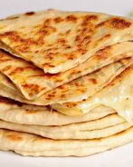 Хачапури с сыром и вареным яйцом