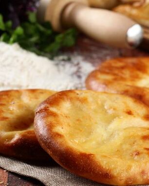 Хачапури с сыром сулугуни