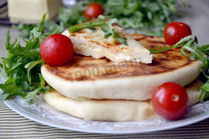 Рецепт хачапури с творогом и сыром на сковороде