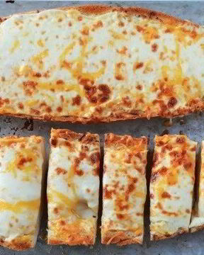 Хлеб с сыром и чесноком в духовке