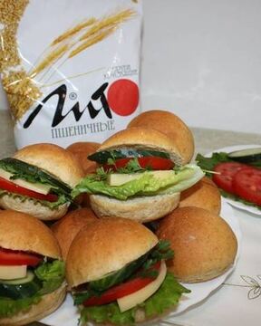 Хлебцы с отрубями для гамбургеров и сэндвичей