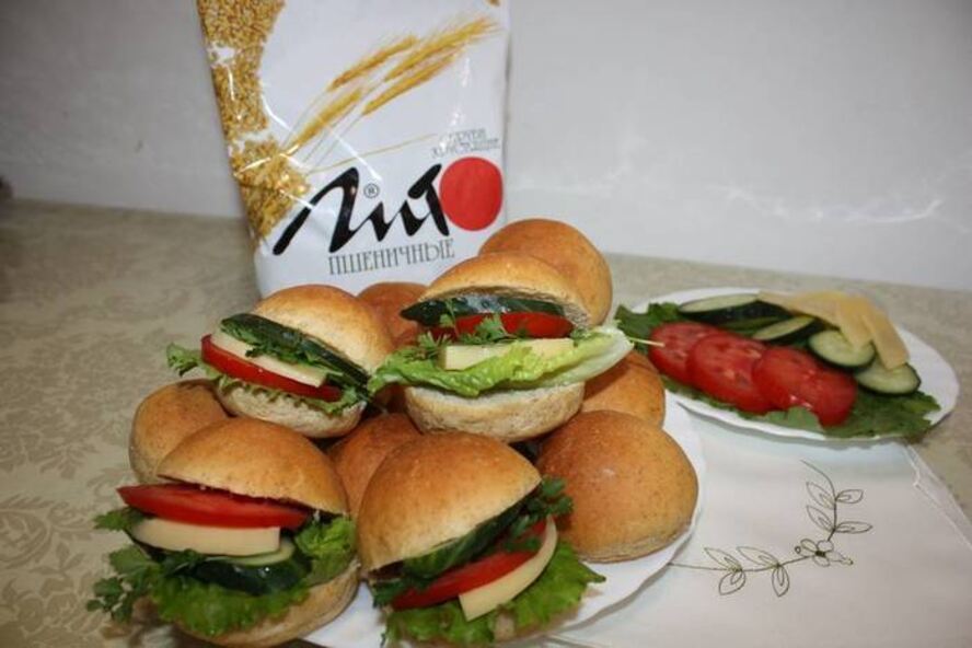 Рецепт хлебцев с отрубями для гамбургеров и сэндвичей