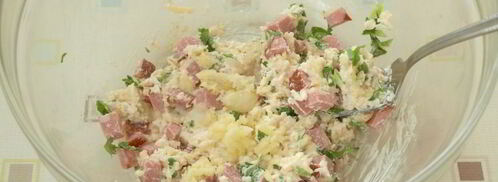 запеченный багет с колбасой и помидорами. Шаг 2