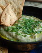 Хрустящий лаваш с фасолевой намазкой