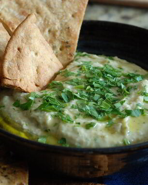 Хрустящий лаваш с фасолевой намазкой