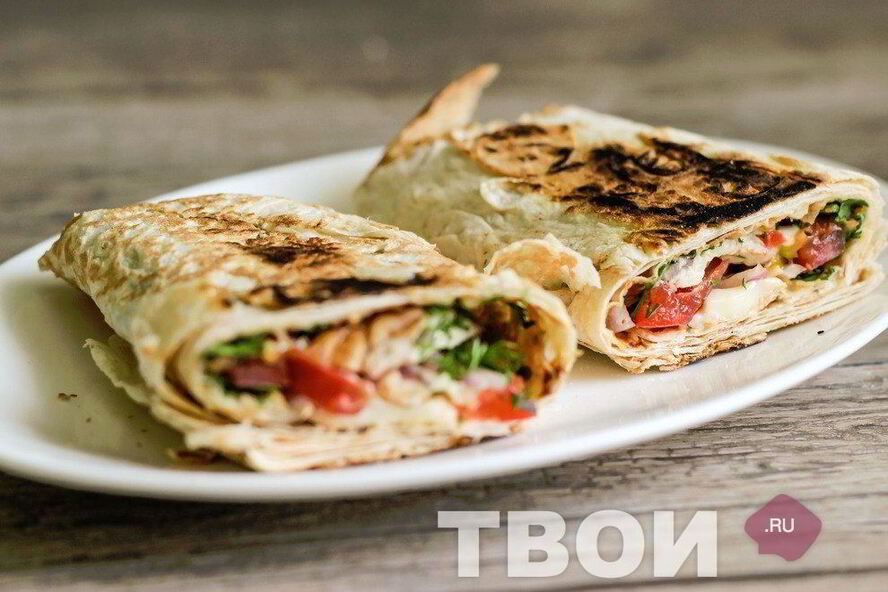 Рецепт хрустящего лаваша с сыром и помидорами