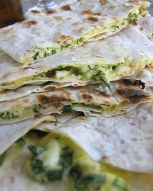 Лаваш с адыгейским сыром