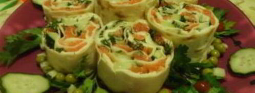 лаваш с красной рыбой и плавленым сыром. Шаг 3