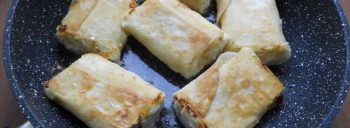 рулетики из лаваша с творогом жареные на сковороде. Шаг 6