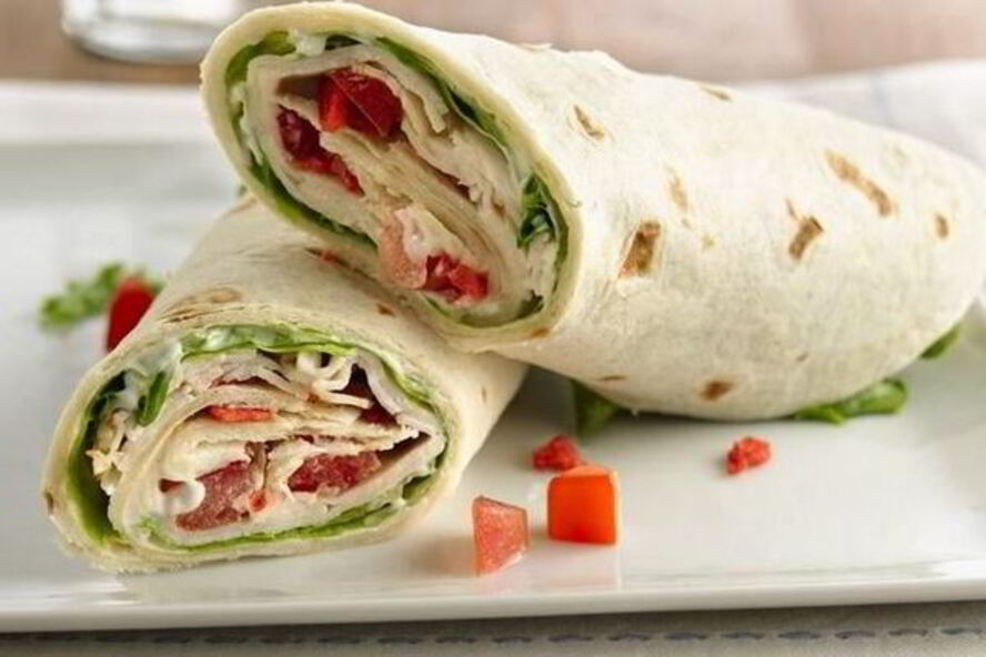 Рецепт рулетов из лаваша с помидорами и горбушей