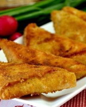 Треугольники из лаваша с сыром