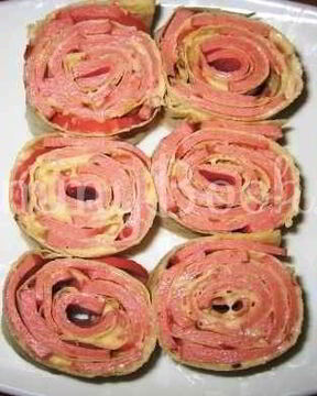 Закуска из колбасы в лаваше