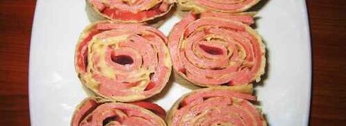 закуска из колбасы в лаваше. Шаг 12