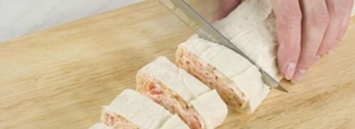 закуска из лаваша с сыром фета. Шаг 3