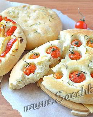 Фокачча с помидорами и перцем