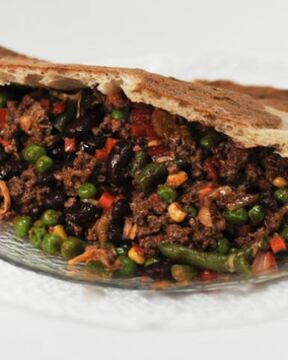 Лепешка с мексиканской смесью и говядиной