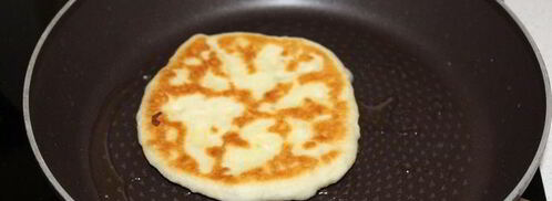 лепешки с черемшой и адыгейским сыром. Шаг 7