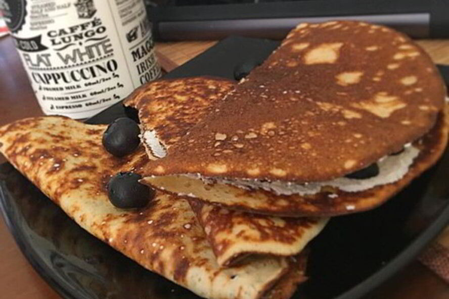 Рецепт лепешек с рикоттой и голубикой