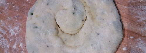 слоеные лепешки на топленом масле с сезонной зеленью. Шаг 9