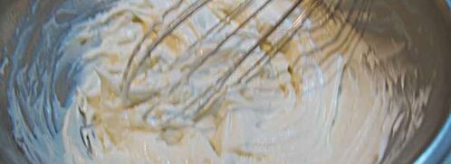 клубнично-кокосовые маффины со сливочным кремом. Шаг 5