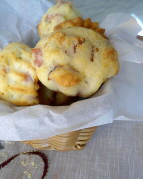 Маффины на кефире ветчина-сыр