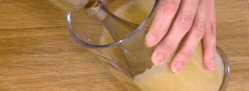 маффины с хурмой и клубникой. Шаг 3