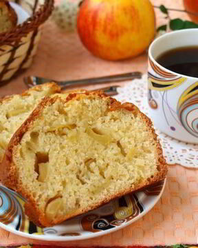 Манник на кефире с яблоками