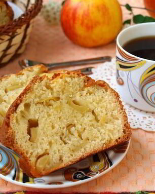 Манник на кефире с яблоками