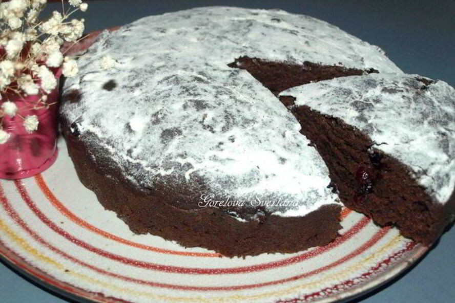 Рецепт постного шоколадного манника с вяленой клюквой