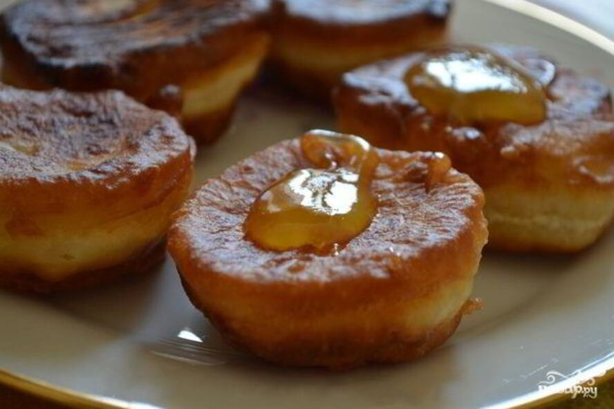 Рецепт дрожжевых оладий на кислом молоке