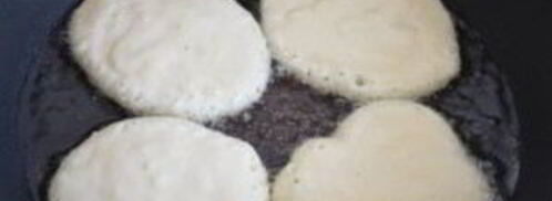 дрожжевые оладьи на кислом молоке. Шаг 3