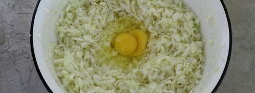 капустные оладьи из сырой капусты. Шаг 5