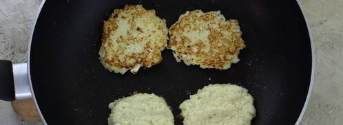 капустные оладьи из сырой капусты. Шаг 10