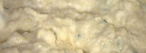 кукурузные оладушки с запеченными помидорами и ветчиной. Шаг 4