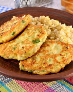 Куриные оладьи с кабачком