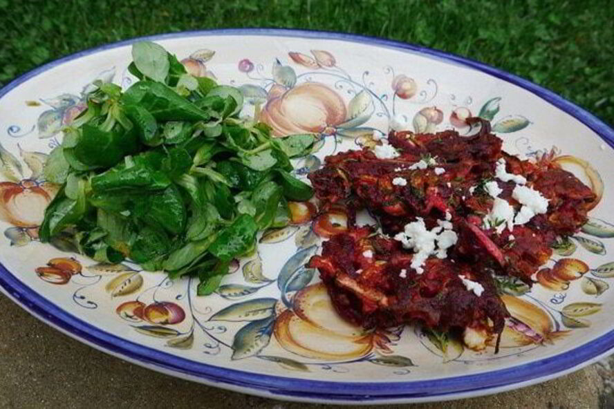 Рецепт оладий из цукини, свеклы и феты