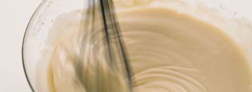 оладьи на кефире с фруктами. Шаг 3